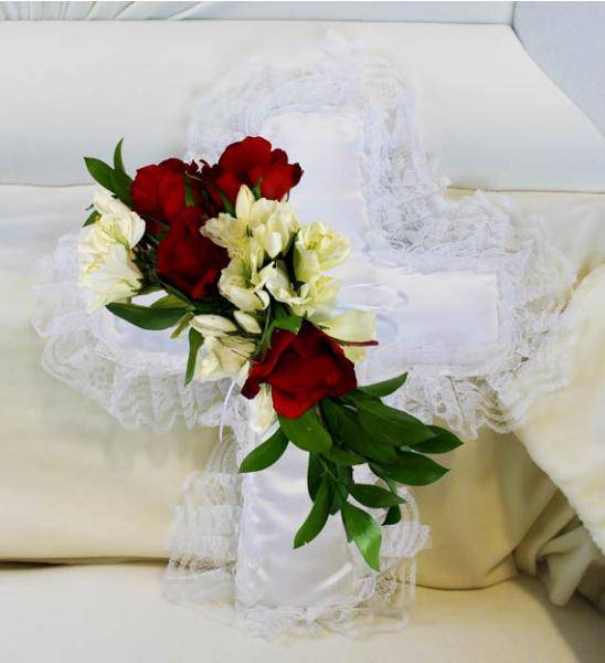 Flowers: Satin Cross Pillow With Red Roses